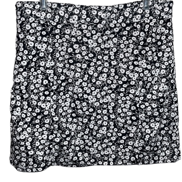 SHEIN Dresses & Skirts - FLORAL Print Split Hem Mini Skirt